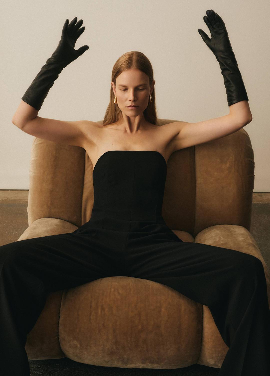 Cashmere-Lined Medium Leather Glove in Gloves BLACK | VINCE Women